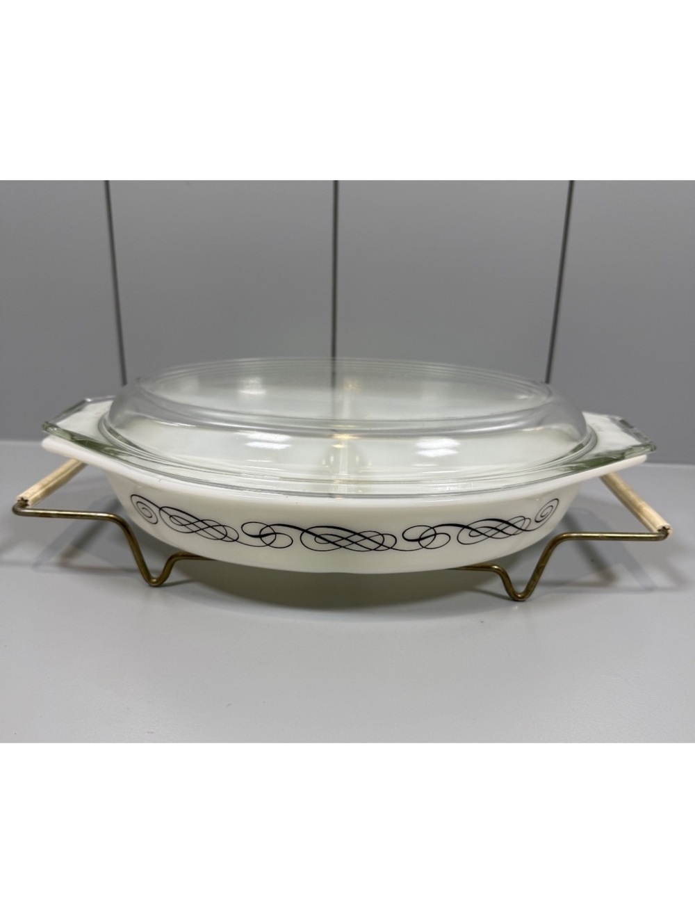 Vintage Pyrex 1.5 q. Divided Casserole Dish with Lid and cradle